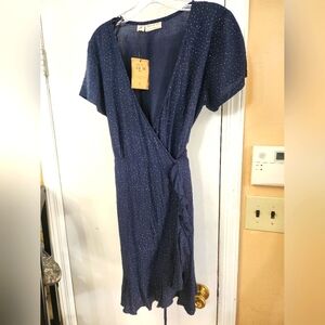 Tree of Life.Navy blue dress wyth pink color dots. Size L.NWT